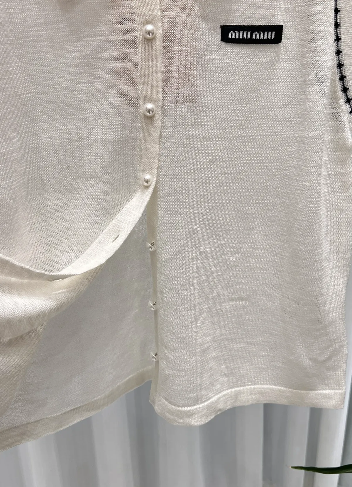 Miu Miu Women’s White Slub Linen Blend Lace Peter Pan Collar Sleeveless Knit Vest Two Piece Pleated Skirt Set